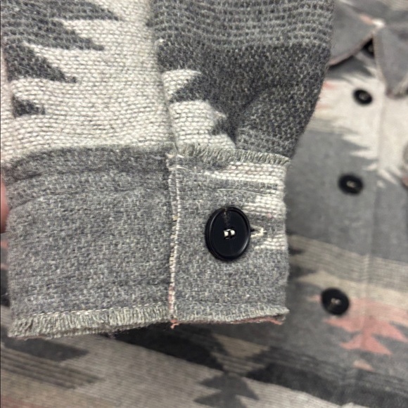 La Miel Aztec Patterned Button-Up Jacket - Picture 7 of 12